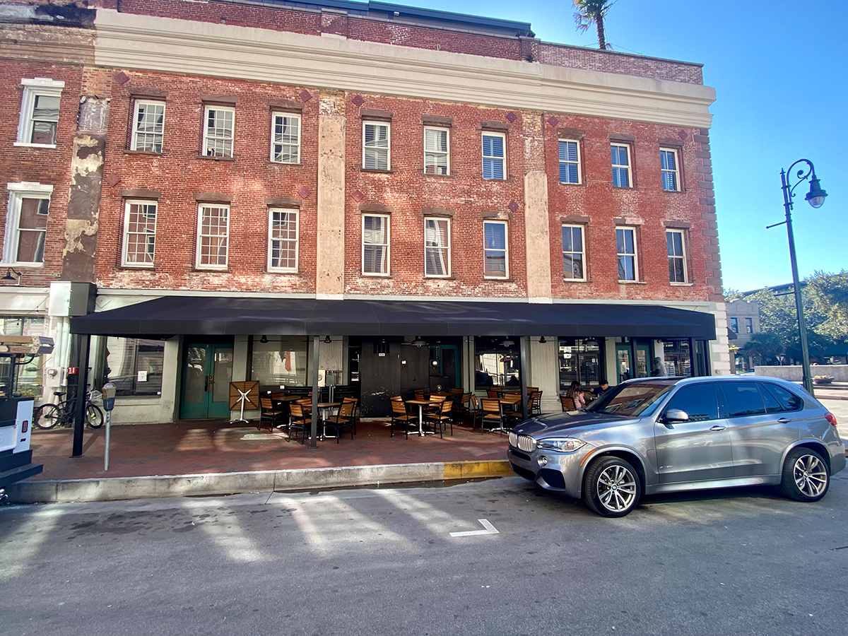 outdoor patio space savannah