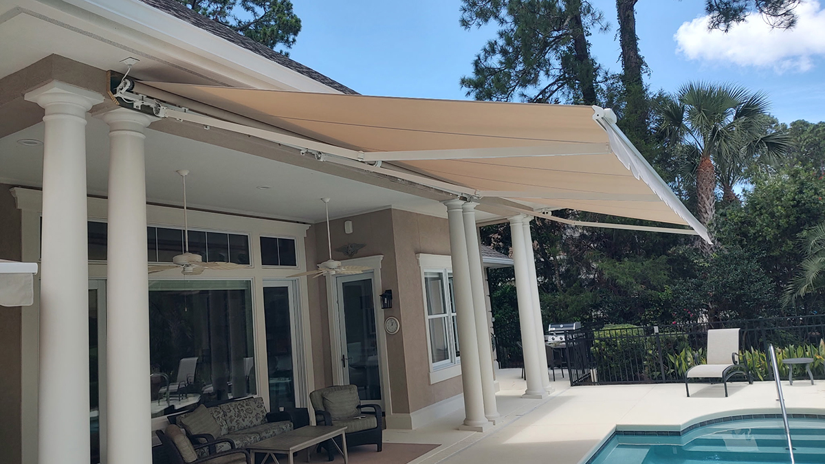 awnings retractable