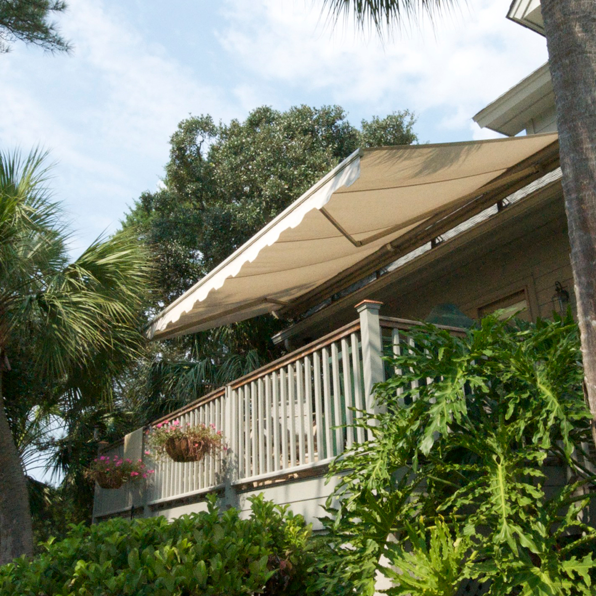 retractable awnings