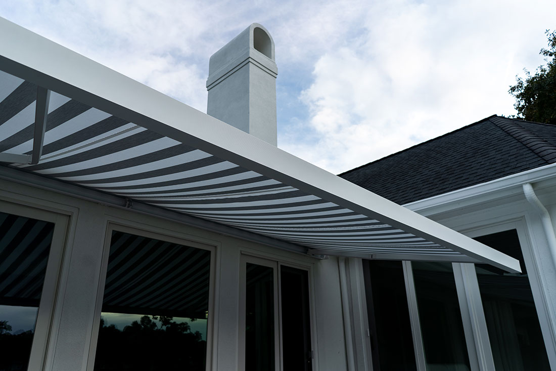 residential retractable awnings
