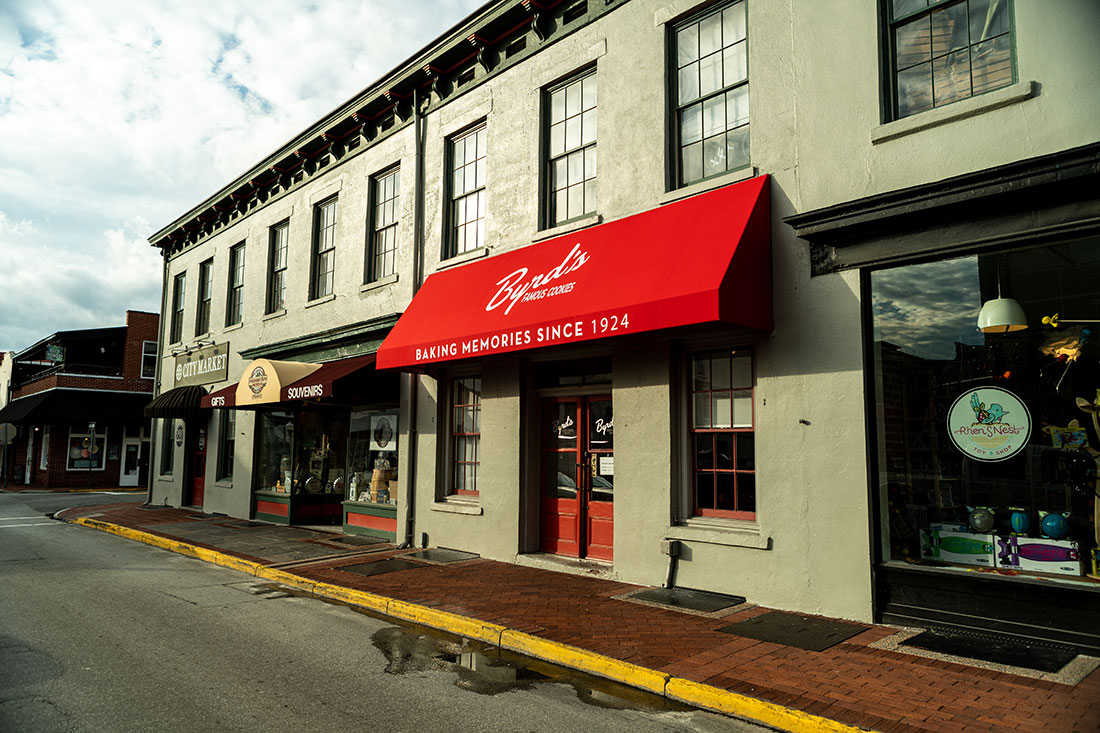 restaurant awnings savannah georgia